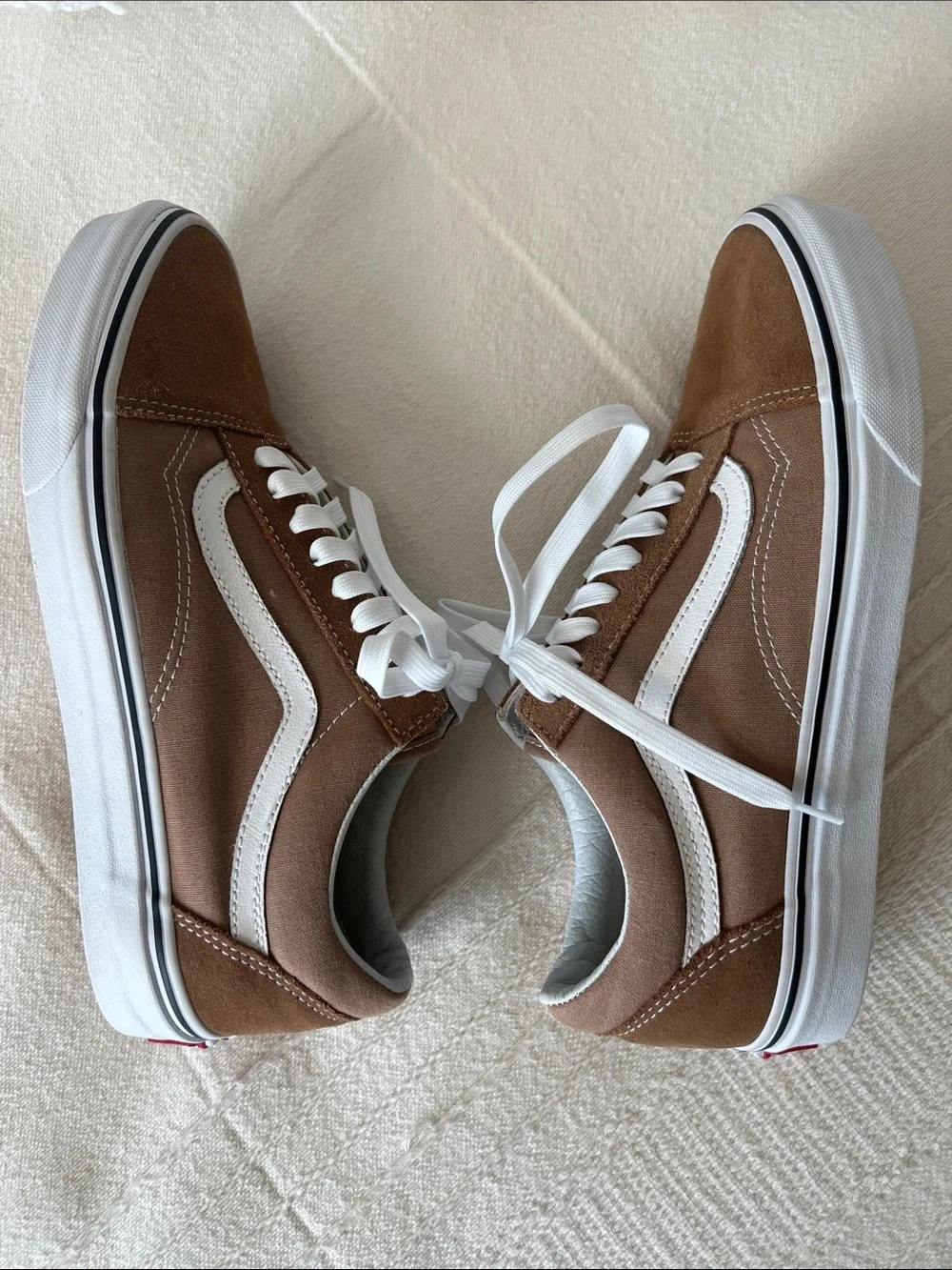 Vans Unisex Old Skool Brown Suede Low-Top Sneakers with White Side Stripe
